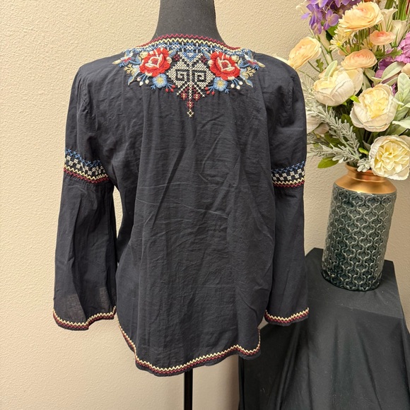 Johnny Was Workshop Embroidered Boho V Neck Cotton Top Size Small - Picture 4 of 8
